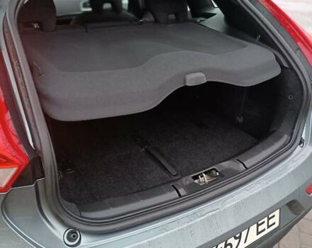 Сірий Вольво V40, об'ємом двигуна 1.56 л та пробігом 218 тис. км за 12999 $, фото 14 на Automoto.ua