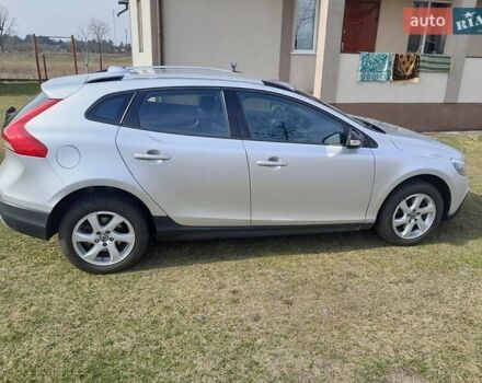 Сірий Вольво V40, об'ємом двигуна 1.56 л та пробігом 223 тис. км за 13500 $, фото 3 на Automoto.ua