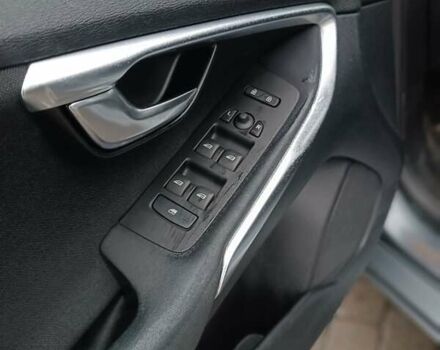 Сірий Вольво V40, об'ємом двигуна 1.56 л та пробігом 218 тис. км за 12999 $, фото 25 на Automoto.ua