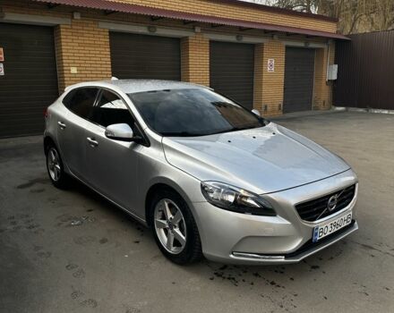 Серый Вольво В40, объемом двигателя 1.6 л и пробегом 195 тыс. км за 11000 $, фото 2 на Automoto.ua