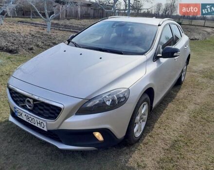 Сірий Вольво V40, об'ємом двигуна 1.56 л та пробігом 223 тис. км за 13500 $, фото 2 на Automoto.ua
