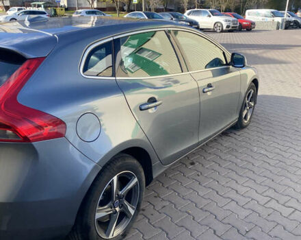 Серый Вольво В40, объемом двигателя 1.97 л и пробегом 230 тыс. км за 15000 $, фото 3 на Automoto.ua