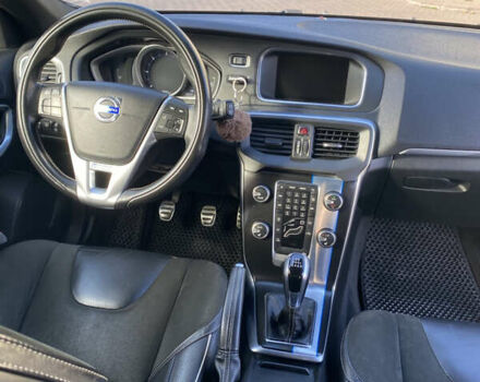 Серый Вольво В40, объемом двигателя 1.97 л и пробегом 230 тыс. км за 15000 $, фото 6 на Automoto.ua