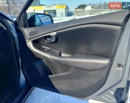 Сірий Вольво V40, об'ємом двигуна 1.56 л та пробігом 274 тис. км за 9400 $, фото 11 на Automoto.ua