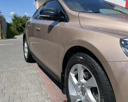 Сірий Вольво V40, об'ємом двигуна 1.98 л та пробігом 95 тис. км за 17700 $, фото 4 на Automoto.ua