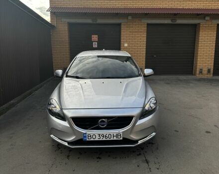 Серый Вольво В40, объемом двигателя 1.6 л и пробегом 195 тыс. км за 11000 $, фото 1 на Automoto.ua