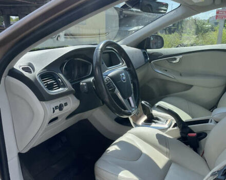 Сірий Вольво V40, об'ємом двигуна 1.98 л та пробігом 95 тис. км за 17700 $, фото 15 на Automoto.ua