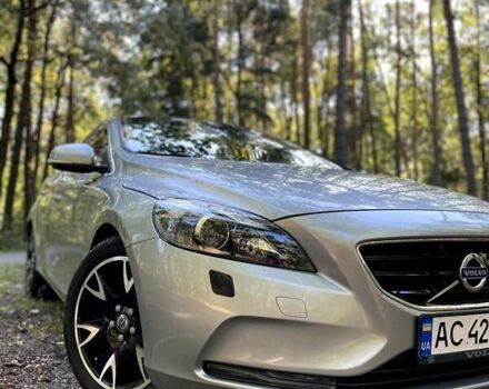 Сірий Вольво V40, об'ємом двигуна 2 л та пробігом 224 тис. км за 12950 $, фото 27 на Automoto.ua