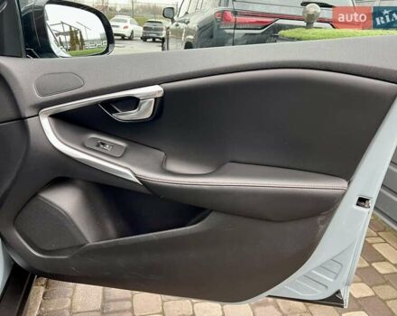 Серый Вольво В40, объемом двигателя 2 л и пробегом 135 тыс. км за 17900 $, фото 39 на Automoto.ua