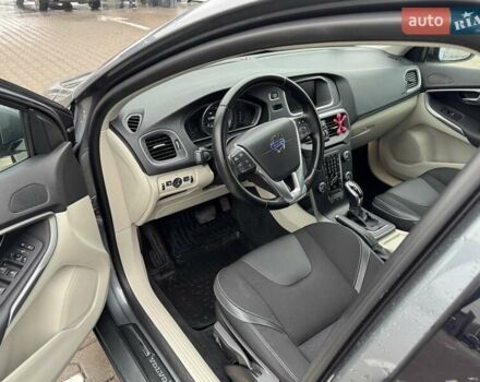 Сірий Вольво V40, об'ємом двигуна 1.97 л та пробігом 218 тис. км за 14100 $, фото 10 на Automoto.ua