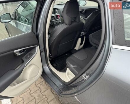 Сірий Вольво V40, об'ємом двигуна 1.97 л та пробігом 218 тис. км за 14100 $, фото 9 на Automoto.ua