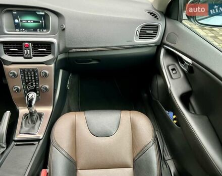 Серый Вольво В40, объемом двигателя 2 л и пробегом 135 тыс. км за 17900 $, фото 54 на Automoto.ua