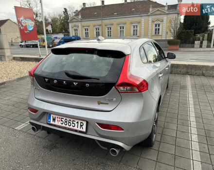Сірий Вольво V40, об'ємом двигуна 1.97 л та пробігом 210 тис. км за 9923 $, фото 5 на Automoto.ua
