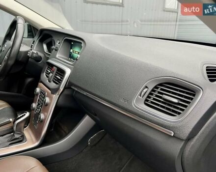 Серый Вольво В40, объемом двигателя 2 л и пробегом 135 тыс. км за 17900 $, фото 41 на Automoto.ua