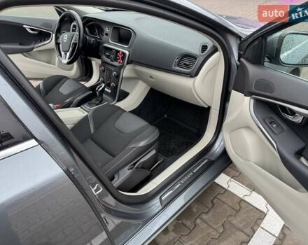 Сірий Вольво V40, об'ємом двигуна 1.97 л та пробігом 218 тис. км за 14100 $, фото 14 на Automoto.ua