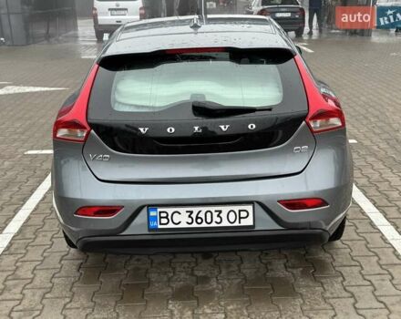 Сірий Вольво V40, об'ємом двигуна 1.97 л та пробігом 218 тис. км за 14100 $, фото 5 на Automoto.ua