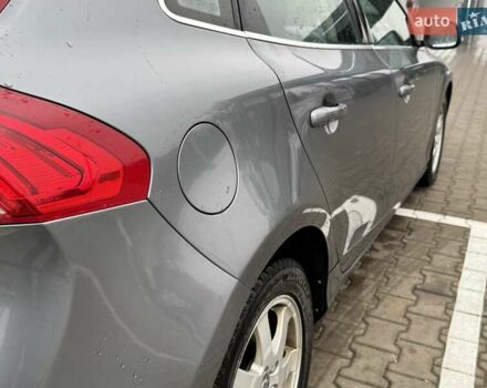 Сірий Вольво V40, об'ємом двигуна 1.97 л та пробігом 218 тис. км за 14100 $, фото 7 на Automoto.ua