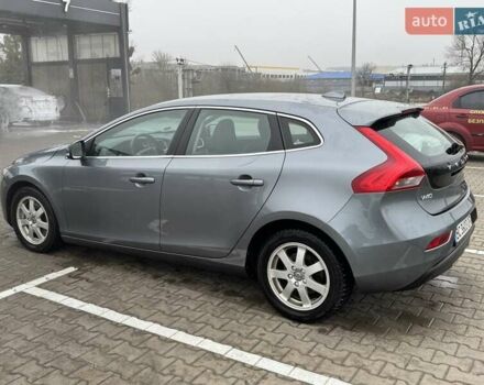 Сірий Вольво V40, об'ємом двигуна 1.97 л та пробігом 218 тис. км за 14100 $, фото 4 на Automoto.ua