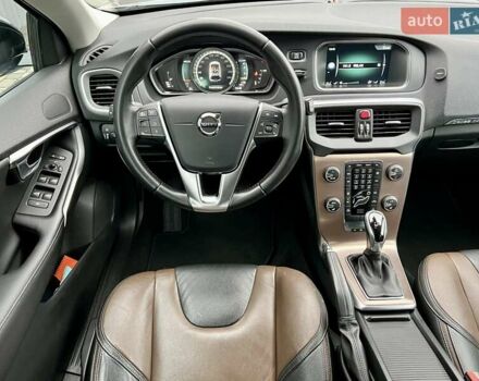 Серый Вольво В40, объемом двигателя 2 л и пробегом 135 тыс. км за 17900 $, фото 49 на Automoto.ua