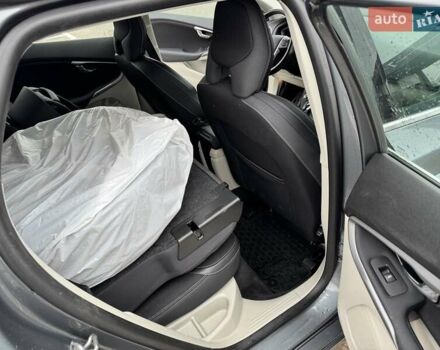 Сірий Вольво V40, об'ємом двигуна 1.97 л та пробігом 218 тис. км за 14100 $, фото 13 на Automoto.ua