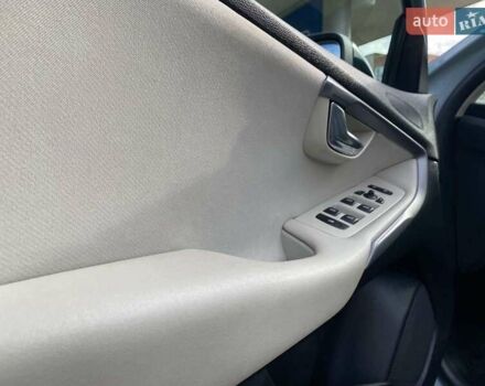 Вольво V40 2017 у Миколаєві на Automoto.ua Сірий Вольво V40, об'ємом двигуна 2 л та пробігом 106 тис. км за 17500 $, фото 35 на Automoto.ua