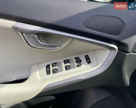 Вольво V40 2017 у Миколаєві на Automoto.ua Сірий Вольво V40, об'ємом двигуна 2 л та пробігом 106 тис. км за 17500 $, фото 36 на Automoto.ua