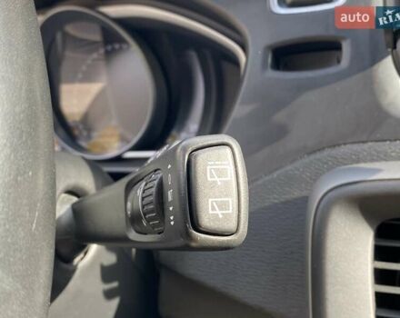 Вольво V40 2017 у Миколаєві на Automoto.ua Сірий Вольво V40, об'ємом двигуна 2 л та пробігом 106 тис. км за 17500 $, фото 46 на Automoto.ua