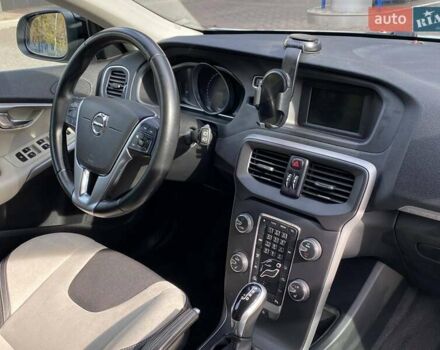 Вольво V40 2017 у Миколаєві на Automoto.ua Сірий Вольво V40, об'ємом двигуна 2 л та пробігом 106 тис. км за 17500 $, фото 31 на Automoto.ua
