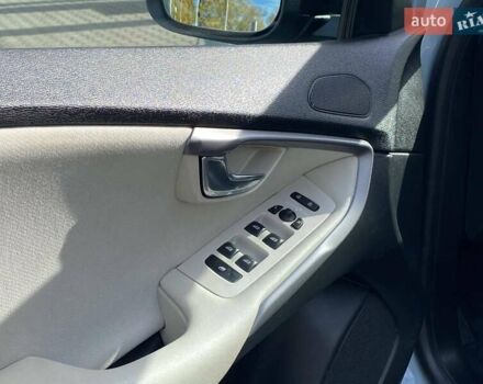 Вольво V40 2017 у Миколаєві на Automoto.ua Сірий Вольво V40, об'ємом двигуна 2 л та пробігом 106 тис. км за 17500 $, фото 37 на Automoto.ua