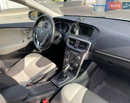 Вольво V40 2017 у Миколаєві на Automoto.ua Сірий Вольво V40, об'ємом двигуна 2 л та пробігом 106 тис. км за 17500 $, фото 30 на Automoto.ua