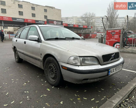 Серый Вольво В40, объемом двигателя 1.87 л и пробегом 331 тыс. км за 2500 $, фото 4 на Automoto.ua