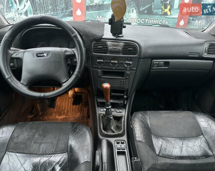 Серый Вольво В40, объемом двигателя 1.87 л и пробегом 331 тыс. км за 2500 $, фото 7 на Automoto.ua