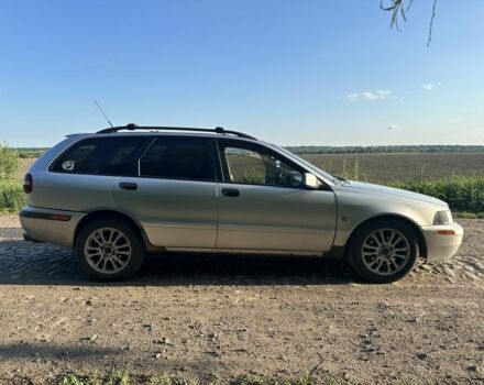 Серый Вольво В40, объемом двигателя 1.9 л и пробегом 365 тыс. км за 3000 $, фото 2 на Automoto.ua
