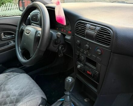 Сірий Вольво V40, об'ємом двигуна 1.78 л та пробігом 190 тис. км за 1650 $, фото 6 на Automoto.ua