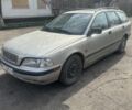 Сірий Вольво V40, об'ємом двигуна 0.19 л та пробігом 450 тис. км за 650 $, фото 1 на Automoto.ua