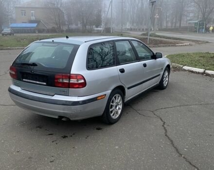 Серый Вольво В40, объемом двигателя 1.9 л и пробегом 300 тыс. км за 2300 $, фото 5 на Automoto.ua