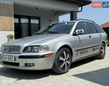 Сірий Вольво V40, об'ємом двигуна 0 л та пробігом 300 тис. км за 2200 $, фото 3 на Automoto.ua