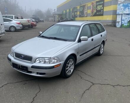 Серый Вольво В40, объемом двигателя 1.9 л и пробегом 300 тыс. км за 2300 $, фото 8 на Automoto.ua