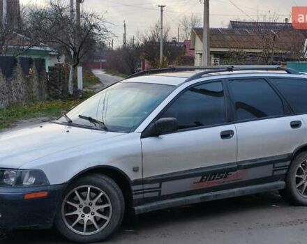 Серый Вольво В40, объемом двигателя 1.9 л и пробегом 430 тыс. км за 2998 $, фото 3 на Automoto.ua