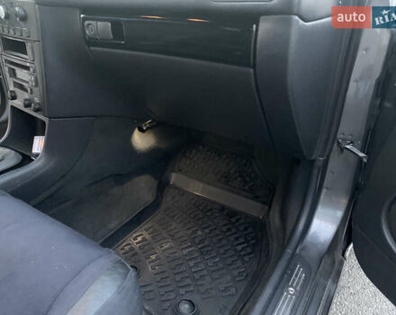 Серый Вольво В40, объемом двигателя 1.8 л и пробегом 260 тыс. км за 4500 $, фото 15 на Automoto.ua