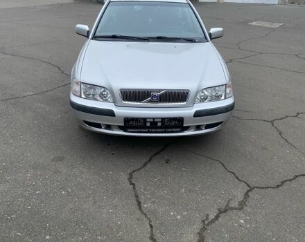 Серый Вольво В40, объемом двигателя 1.9 л и пробегом 300 тыс. км за 2300 $, фото 7 на Automoto.ua