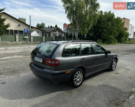 Серый Вольво В40, объемом двигателя 1.87 л и пробегом 386 тыс. км за 3500 $, фото 2 на Automoto.ua