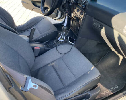 Серый Вольво В40, объемом двигателя 1.8 л и пробегом 330 тыс. км за 3900 $, фото 8 на Automoto.ua