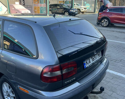 Серый Вольво В40, объемом двигателя 1.87 л и пробегом 378 тыс. км за 4300 $, фото 2 на Automoto.ua