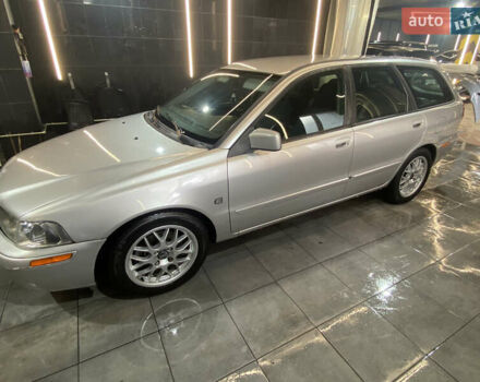 Сірий Вольво V40, об'ємом двигуна 1.9 л та пробігом 216 тис. км за 4500 $, фото 2 на Automoto.ua