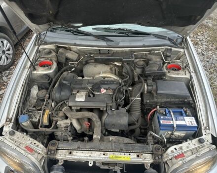 Серый Вольво В40, объемом двигателя 1.8 л и пробегом 200 тыс. км за 1350 $, фото 6 на Automoto.ua