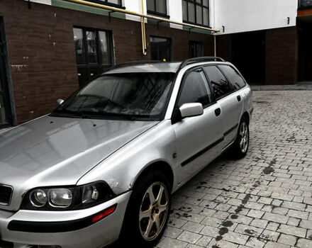 Серый Вольво В40, объемом двигателя 1.9 л и пробегом 362 тыс. км за 2300 $, фото 1 на Automoto.ua