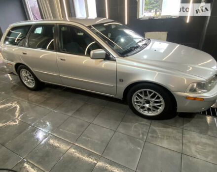 Сірий Вольво V40, об'ємом двигуна 1.9 л та пробігом 216 тис. км за 4500 $, фото 1 на Automoto.ua