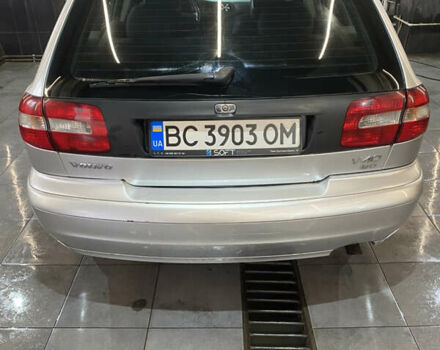 Сірий Вольво V40, об'ємом двигуна 1.9 л та пробігом 216 тис. км за 4500 $, фото 3 на Automoto.ua