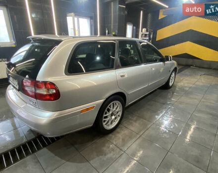 Сірий Вольво V40, об'ємом двигуна 1.9 л та пробігом 216 тис. км за 4500 $, фото 5 на Automoto.ua